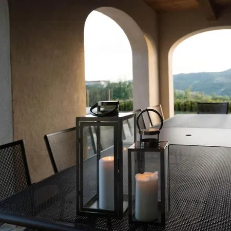 בית נופש Stone House In Piedmont With Infinity Pool Cossano Belbo